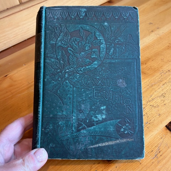 Oliver Twist Other - Oliver Twist 1884 Antique Green Book with Embossed Cover Caxto Edition